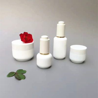 White 10ml Pharmaceutical Cosmetic Essential Oil Glass Bottle With Pump